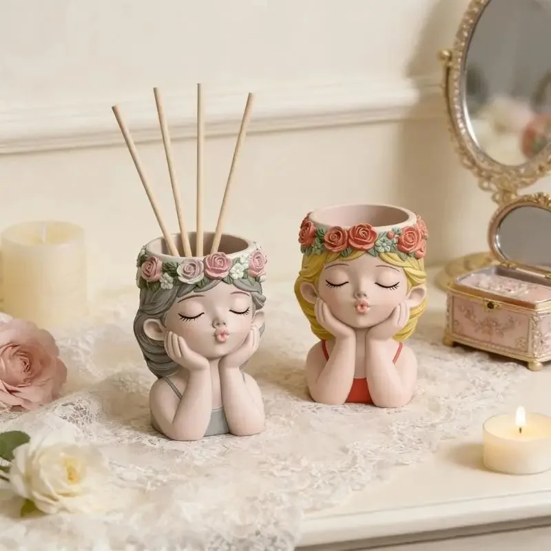 Pouting Girl With Flower Crown – Potsticker Mold Bewertung und Preis